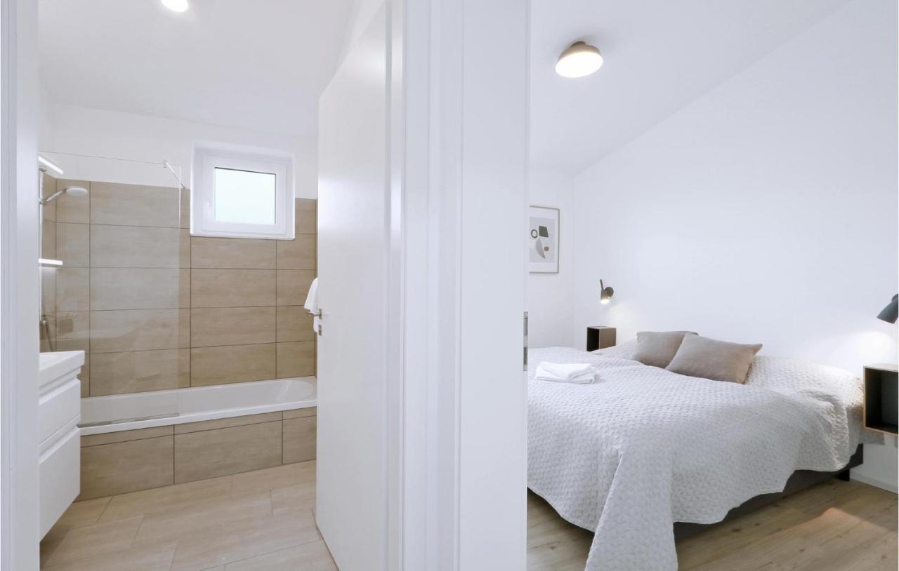 Stunning Home In Lembruch-Duemmer See With Wifi Luaran gambar